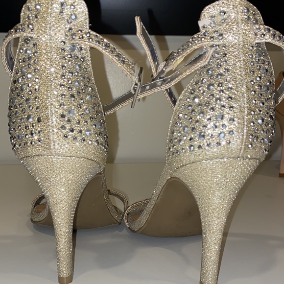 MATERIAL GIRL HEELS - Picture 5 of 6